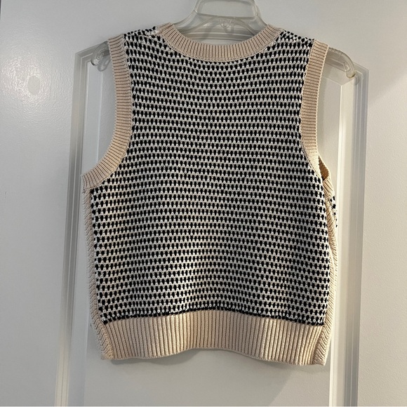 Varley Knowles Black and Cream Sleeveless Knit Top - Picture 2 of 5